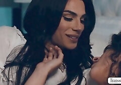 Curvy shemale stepmommy pounds tight teen pussy