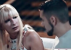 Trans stepmom Jamie French is barebacked