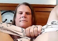Time to invite you into my bedroom for a little close-up look at what I do when I'm all alone