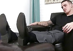 This guy loves feeling a tongue between his toes