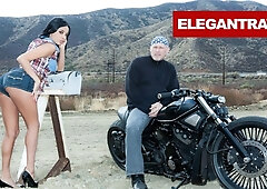 Elegant Raw - masturbate clip