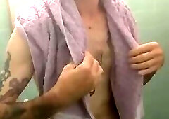 Codi Bonez Shower