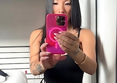 Amateur Asian babe solo masturbation