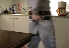 Twink Sagger Shoots a Load on the Table