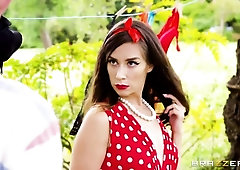 Elegant outdoor sex with a passionate pin-up model Cassidy Klein