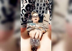 Blond stretches her anus