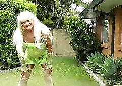 Sissyholly v8