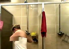 Swimming Pool Shower 170-182 ( in a Swimming Pool Shower)