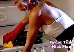 Taylor wishes to get banged like a floozy and that's why that babe wore her hawt fishnet and high heels
