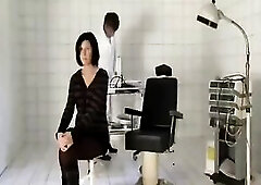 Doctor bangs a preggy mother i'd like to fuck