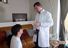 TheXXXTherapist - Andrew Gets His Hatch Spread by Dr. Costas' Massive Stiffy in a Grubby Raw Medical Sesh