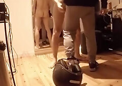 Guy Showed His Chisel to the Delivery Dude and Invites Him in for Some Super-hot Joy - Total Version