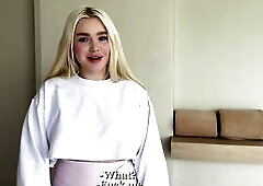 CUM IN A CLASSMATE. This babe saw my abode, stopped being coy, offered to screw me.