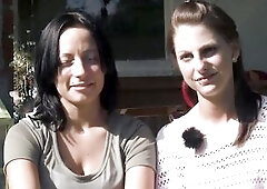 Ersties: Permissive girls make out in the dressing room