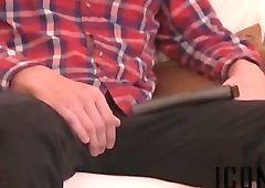 Hot date quickly turns into a steamy blowjob