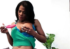 Raven Gets Her Pussy Ready For Young Dick - Raven Swallowz