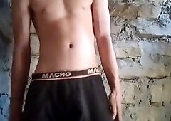 Korean teacher enjoys oral threesome with webcam friends