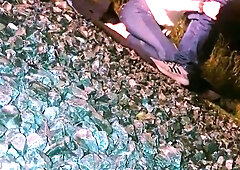 Porcelain the mega-bitch fellates my prick while I’m driving and let’s me stop for a finer glance