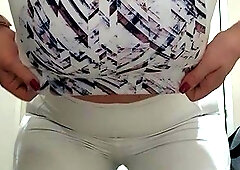 Big boob brunette masturbates on webcam