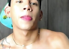 gorgeous teen cam boy