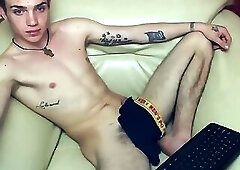 Muscular Hunk's Solo Show