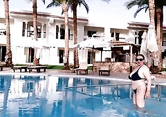 Hawt granny MariaOld flashing snatch in bikini underwater