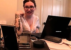 Bettie Bondage – The Free Use Workplace