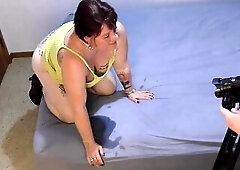 Trashy Kiwi mother I'd like to fuck floozy makes a mess of the daybed in advance of taking creampie from Dominant. Preview