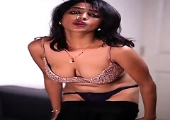 Lavanya Manickam Bold Saree Strip.