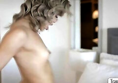 Rich Tbabe blodne Emma Rose tours her sexy ally Chanel Camryn in her fresh large abode.After that,they go str8 to the daybed and begin giving a kiss e