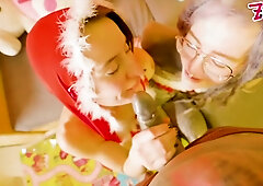 Anuskatzz And Stacy Blooms Christmas Threesome