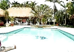 Tanned babe meets a black guy at the pool for fucking