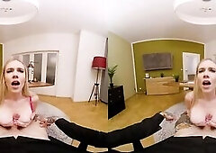 Taking a Break From Work to Screw - Virtual Real Porn