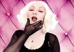 ASMR clip: lipstick, mesh gloves and sugar-plum