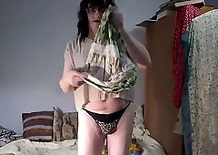 Housewife Magda Lusin. 2026cd
