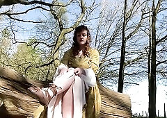 Join Femdom-goddess Vivienne for a magical experience in the woods where that babe allows u the privilege of worshipping her pretty feet. Begin by giv