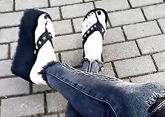 I show my feet in public