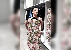 Shopping with Zuzu Fascinating blow job in public changing rooms