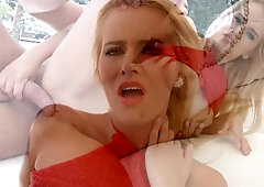 Hungarian honey pie receives a sexy steamy creampie up her snatch