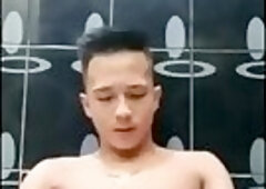 Thai twink makes web show