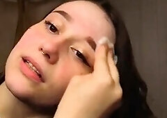 Amateur brunette double toying on webcam