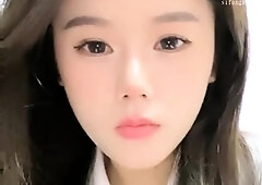 Amateur young teen solo masturbation on her livingroom