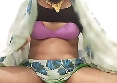 Wearing his wife's saree, bra belt, he shook his cock and took out semen