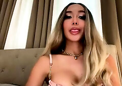 Big boobs russian milf toys her ass on webcam