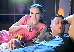 Hot threesome sex with gorgeous Lilu Moon