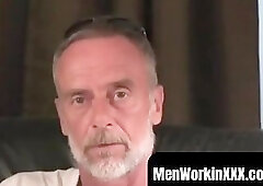 Hairy amateur splashes jizz all over his belly after masturbating