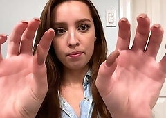 Amateur webcam babe showing her sexual goods