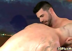 Beefy hunks threeway suck