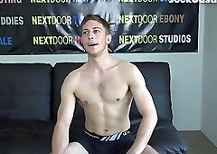 Sixpack amateur jock solo masturbates at the casting