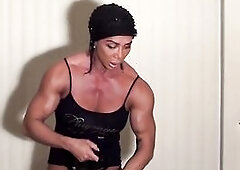 Shoulders Home Workout by Latia Del Riviero IFBB Pro Bodybuilder and Fitness Athlete